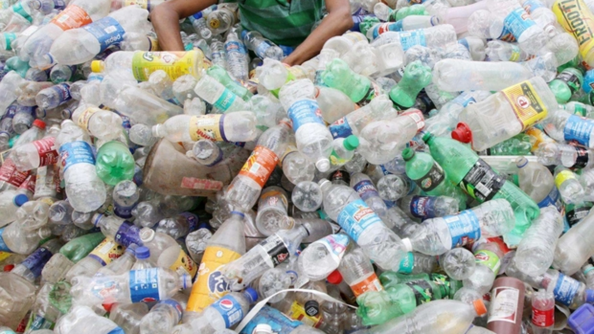 Immagine di Così la plastica italiana va in discariche illegali nei Paesi poveri