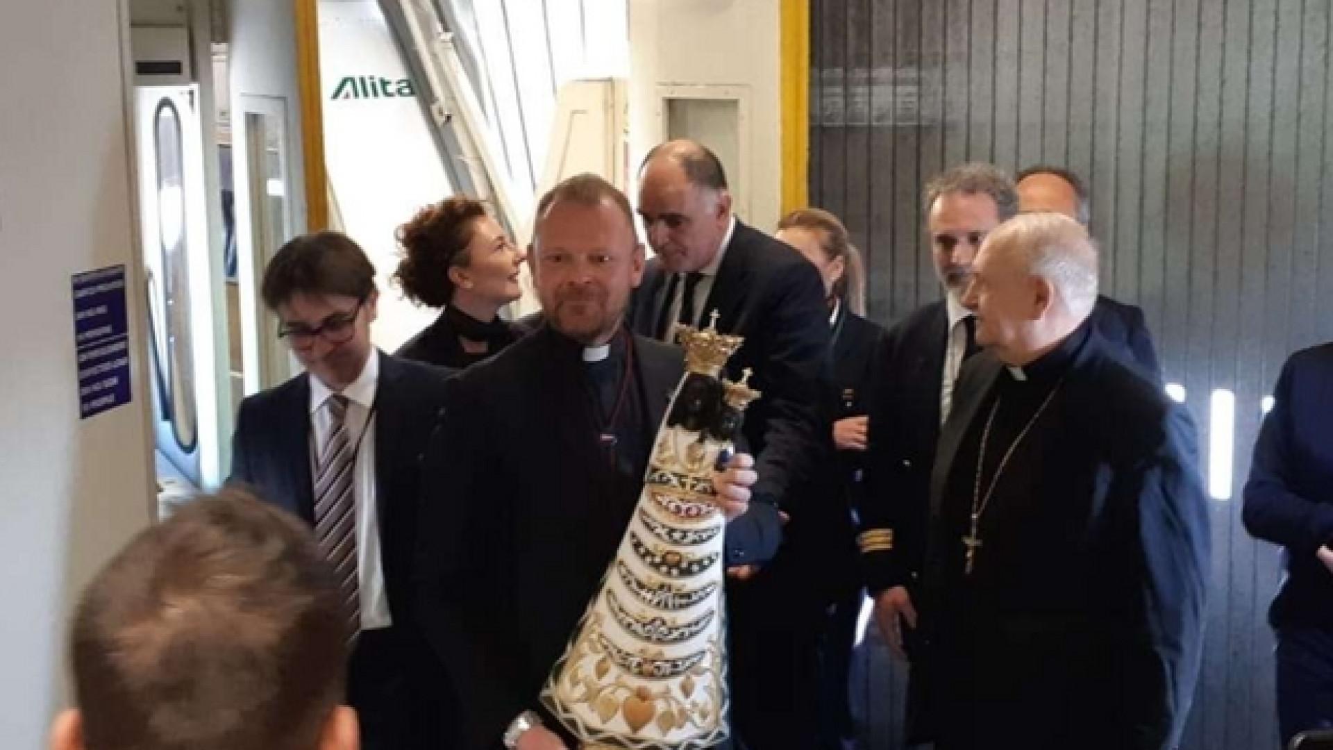 Immagine di La Madonna di Loreto pellegrina a Milano Linate