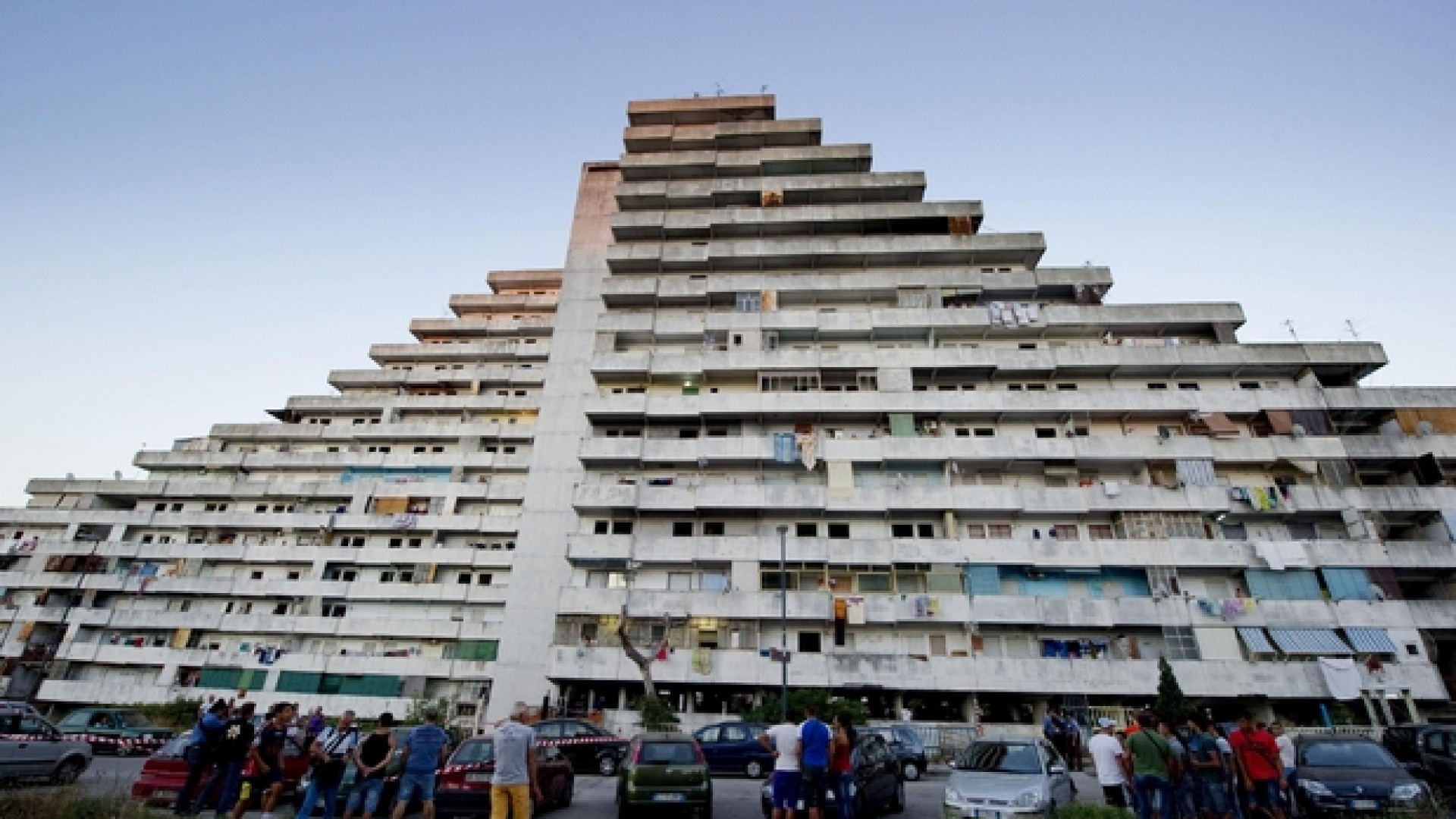 Immagine di Giù la Vela Verde di Scampia. Viaggio nel quartiere che prova a rinascere