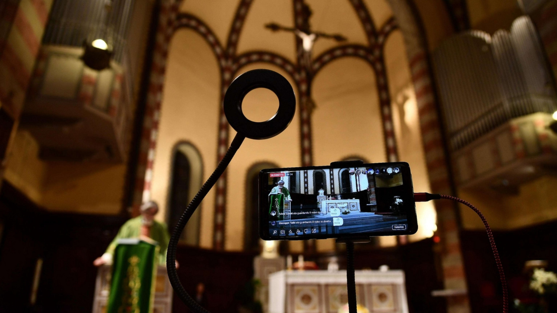 Immagine di Messe sospese e Ceneri rinviate nelle comunità afflitte dal virus