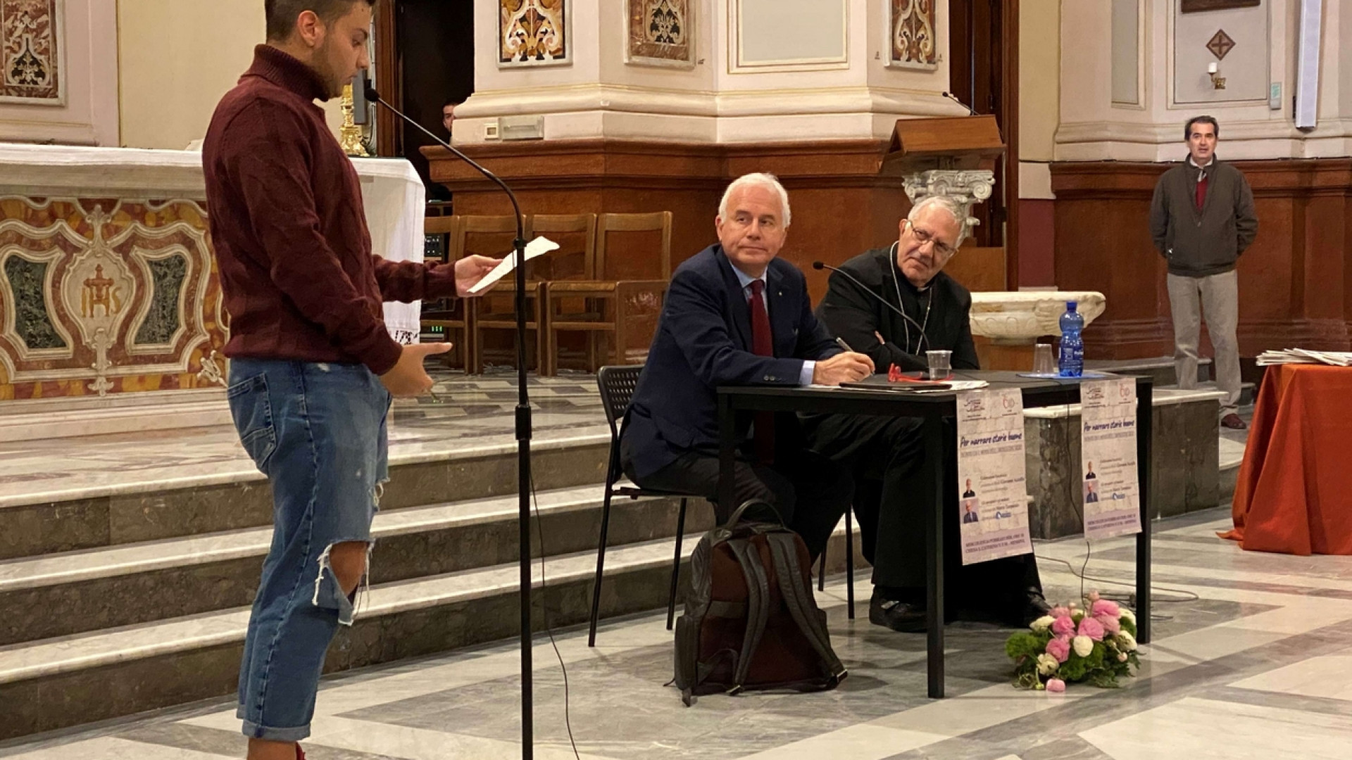 Immagine di L'arcivescovo Accolla: l'informazione sia servizio e aiuti a pensare