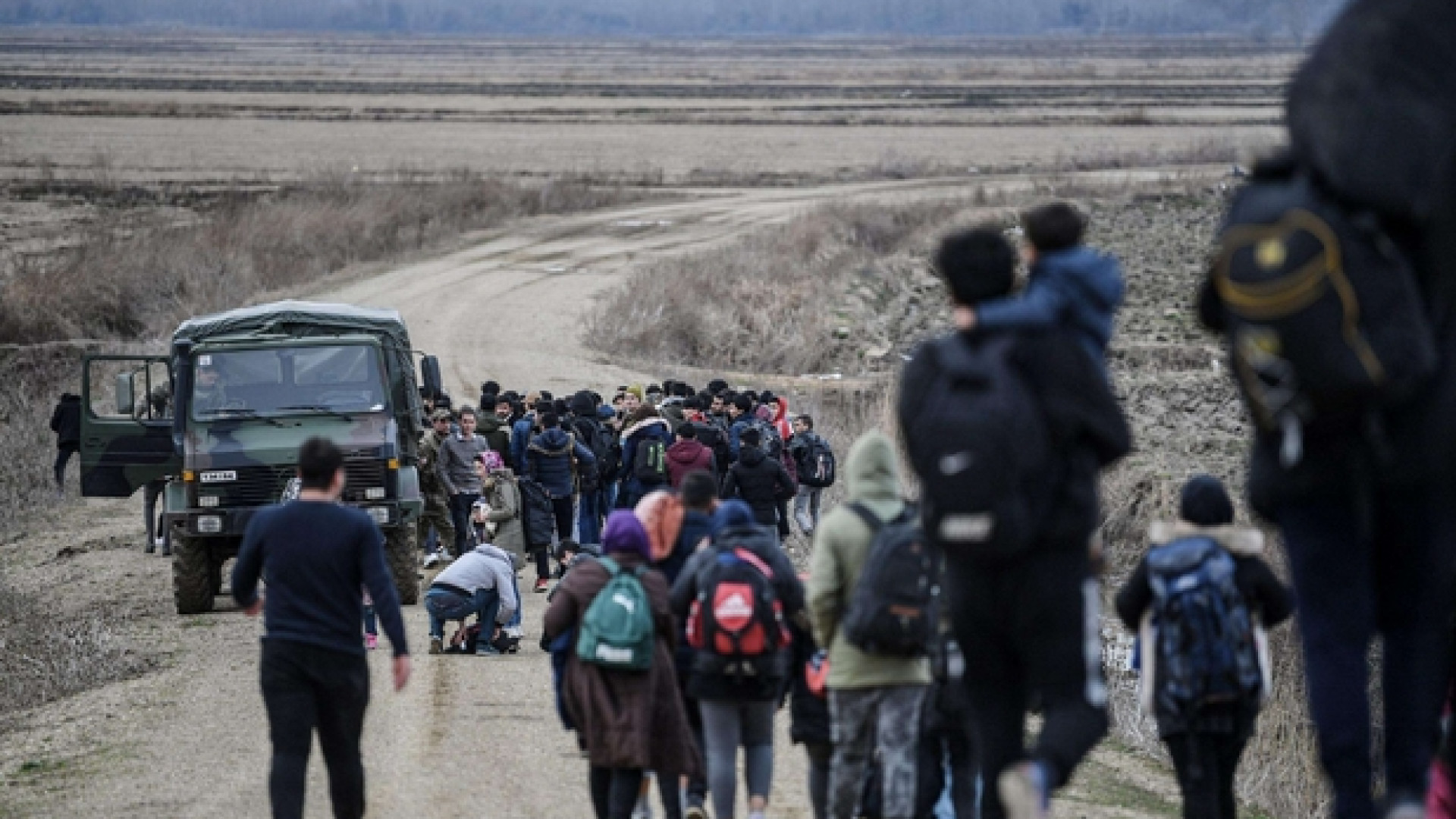 Immagine di La Turchia spinge i profughi verso l'Europa. Riparte l'esodo, gas per fermarli