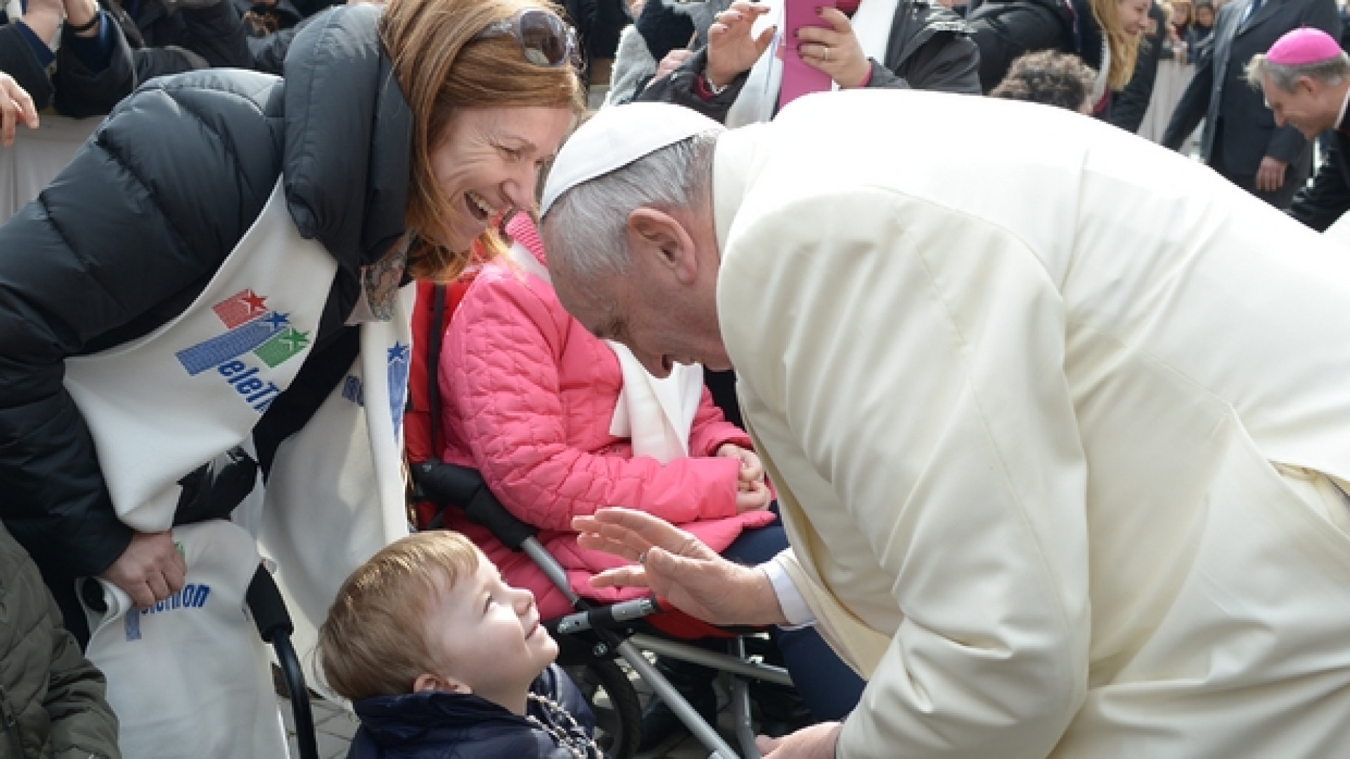 Immagine di Malattie rare, corsa a ostacoli per 325mila. Il Papa: per loro vita piena