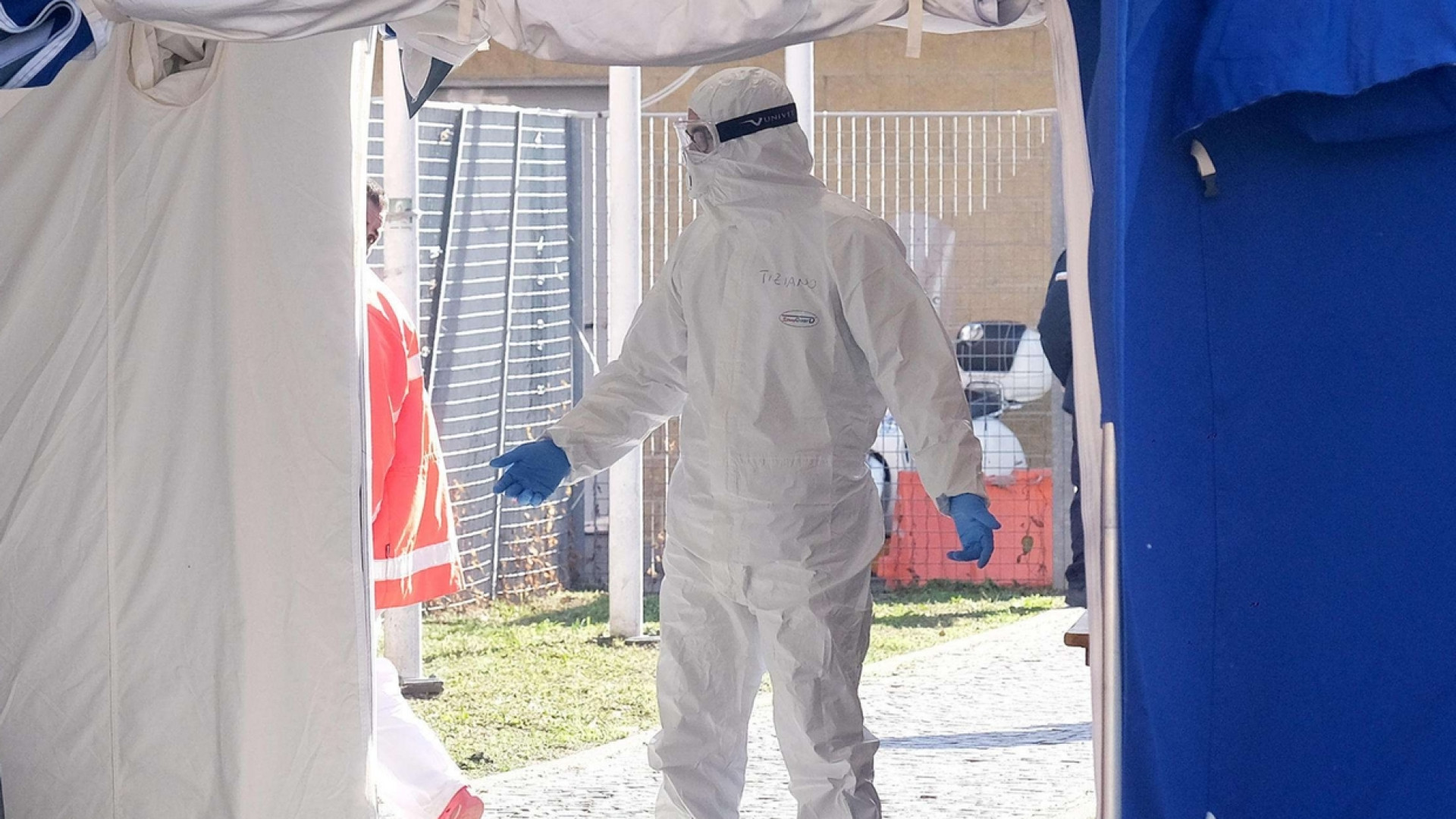 Immagine di «Il coronavirus è già mutato tre volte. Sì alle quarantene»