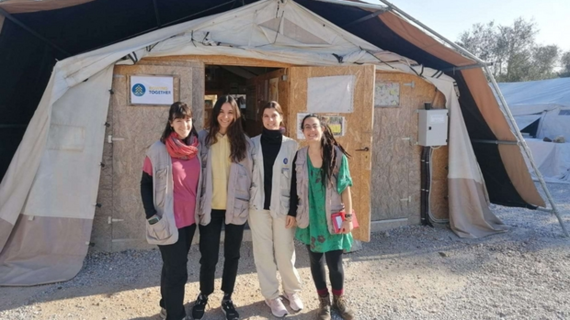 Immagine di "Noi ginecologhe tra le rifugiate di Moria, tra violenze e aborti spontanei"