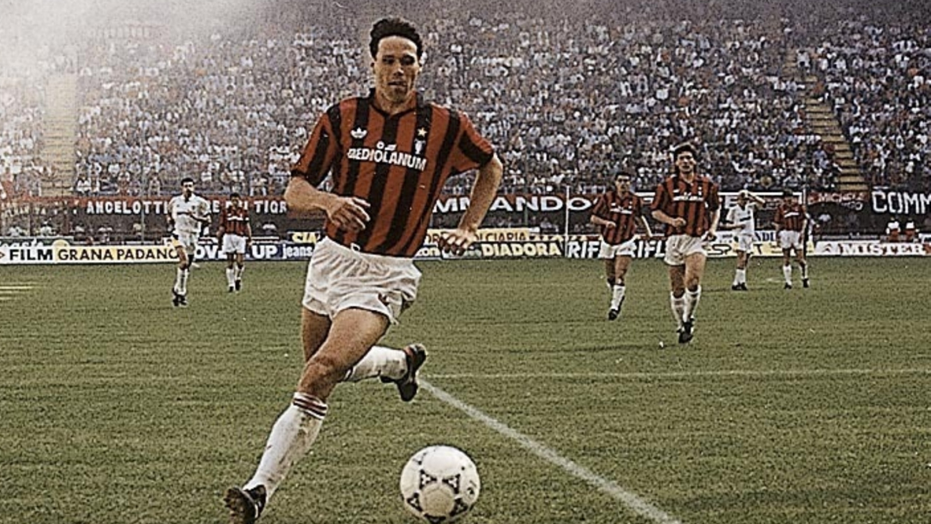 Immagine di L'autobiografia di Marco Van Basten, il fuoriclasse dalla caviglie d'argilla
