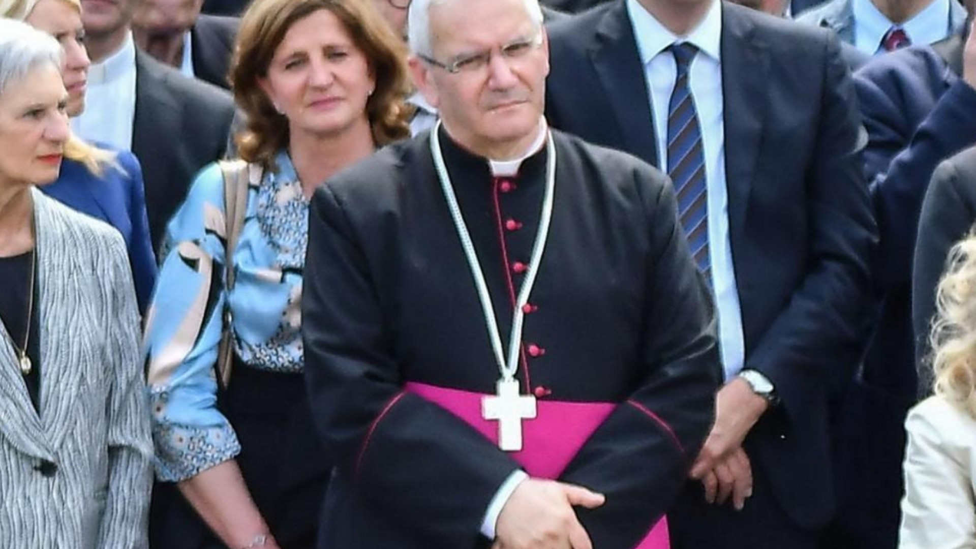 Immagine di Il vescovo Beschi: «Questa settimana sono morti troppi sacerdoti»