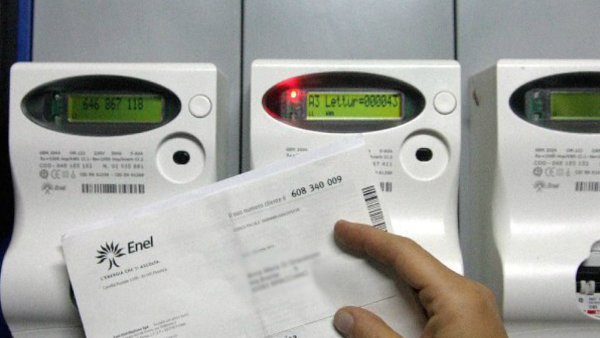 Immagine di Luce e gas: fino al 3 aprile niente sospensione per mancato pagamento delle bollette