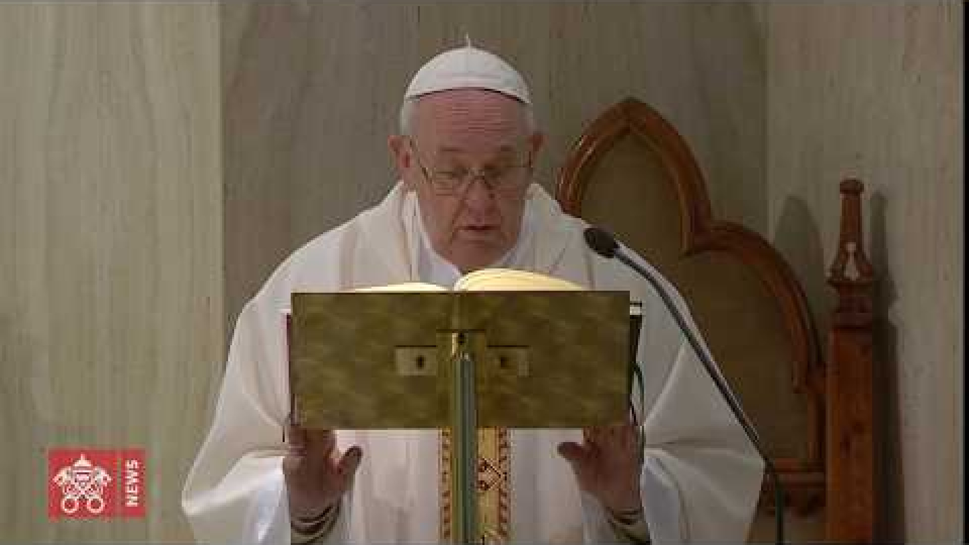 Immagine di Il Papa prega per i carcerati e invita alla Comunione spirituale