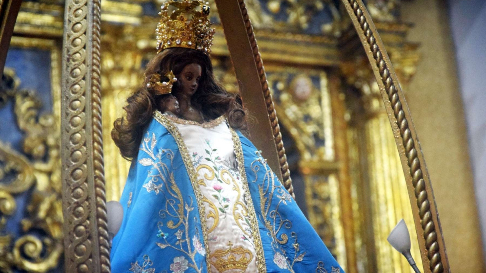 Immagine di Sassari invoca la Madonna delle Grazie che la salvò dalle bombe