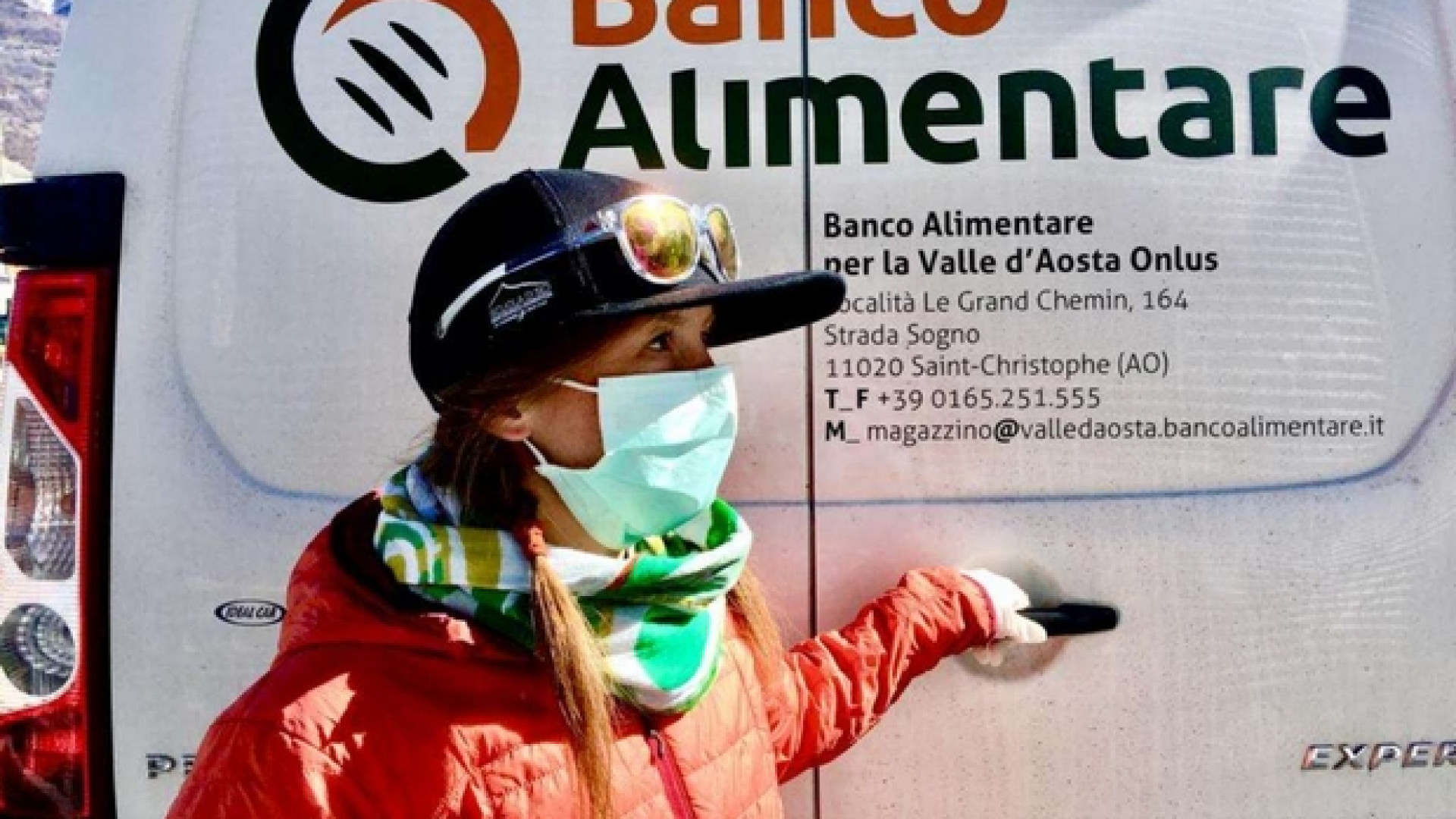 Immagine di Anna e gli altri, che portano il pane: perché la fame non va in quarantena