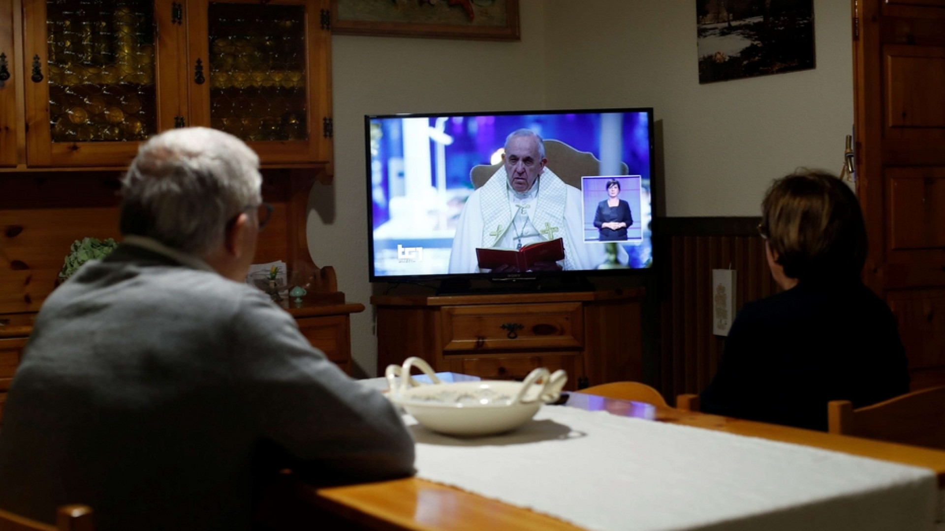 Immagine di Ascolti record in tv per la benedizione del Papa: 17,4 milioni di italiani
