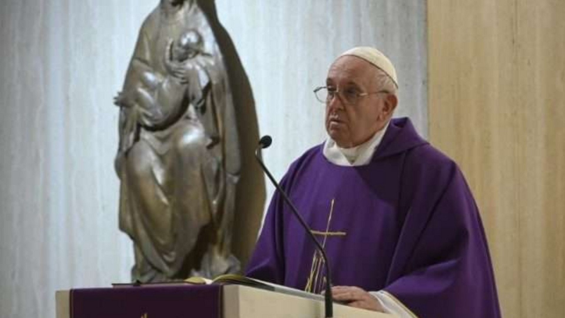 Immagine di Il Papa prega per i senza dimora: la Chiesa li accolga
