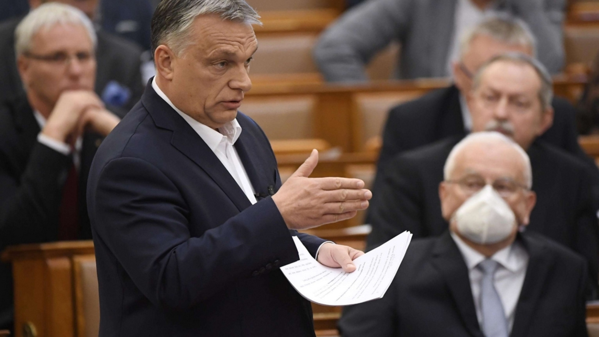 Immagine di Ungheria, pieni poteri a Orbán. Democrazia in quarantena
