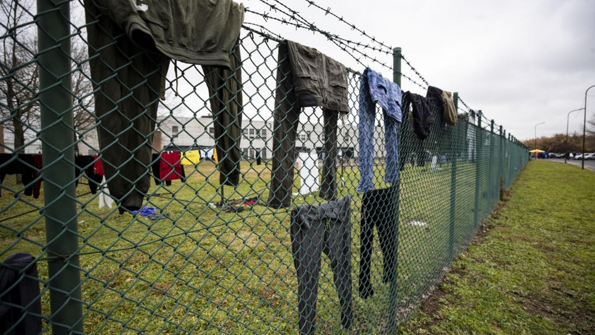 Immagine di Il Viminale: i migranti restino nei centri anche senza titolo