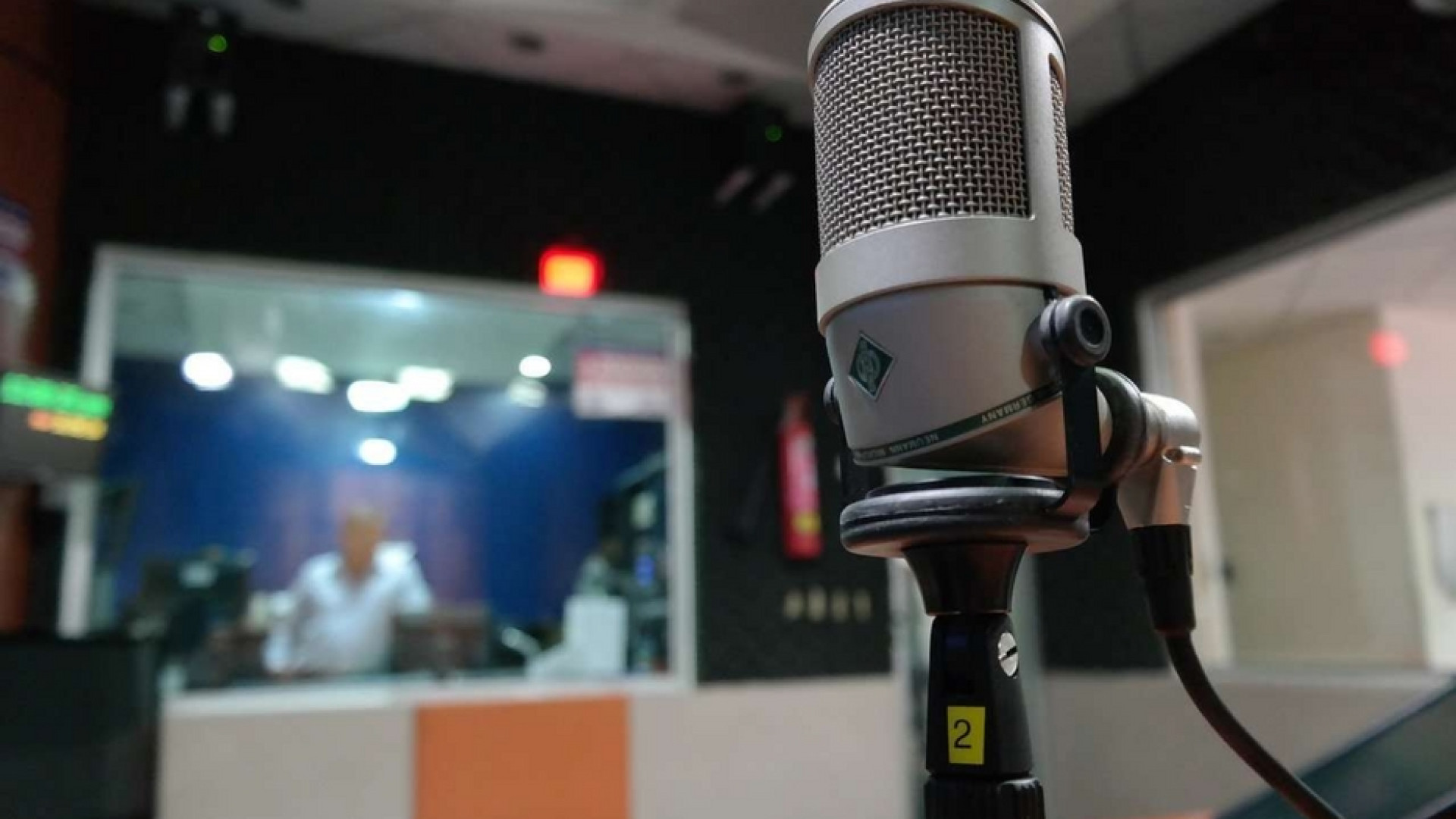 Immagine di Le radio reagiscono e aiutano gli ascoltatori. Ma crescono le difficoltà