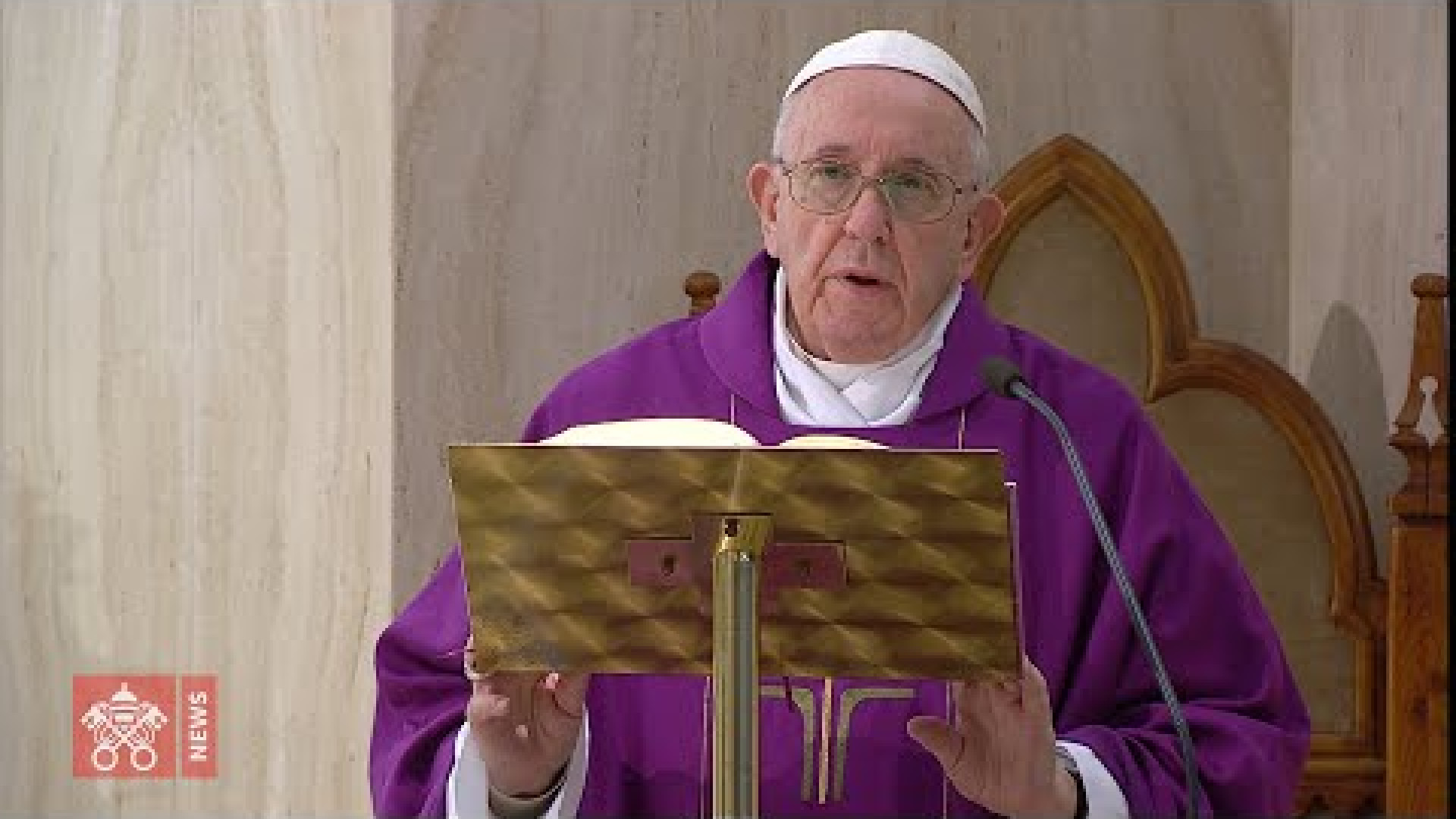 Immagine di Il Papa prega per i detenuti e pensa ai poveri: in loro si identifica Gesù