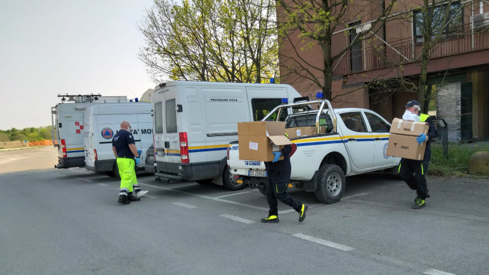Immagine di Al via le operazioni di smistamento delle mascherine per i Comuni