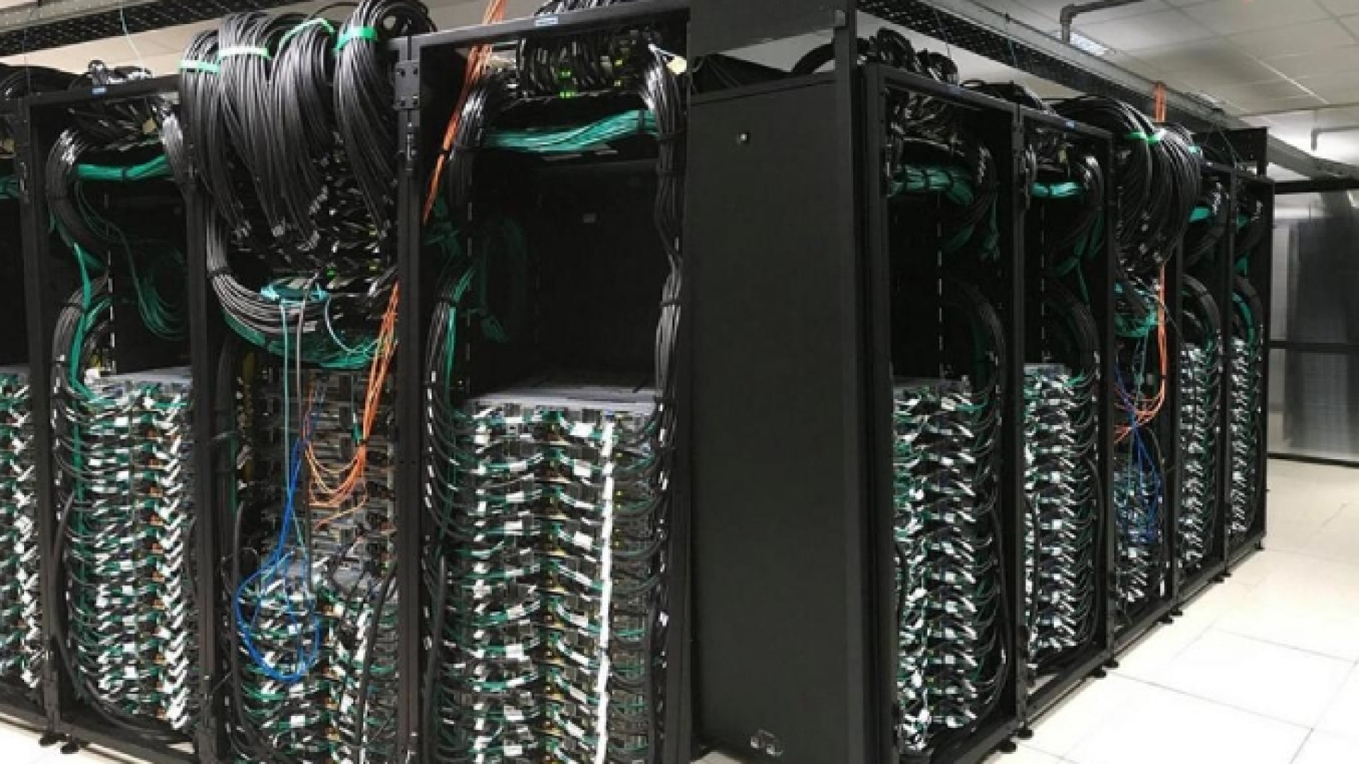 Immagine di Il supercomputer Enea "apre" alla ricerca per farmaci e vaccini