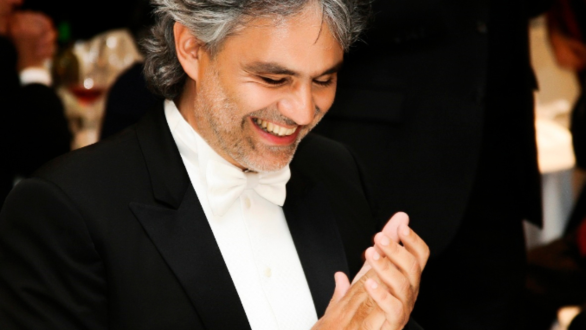 Immagine di Bocelli: «A Pasqua dal Duomo canto la rinascita»