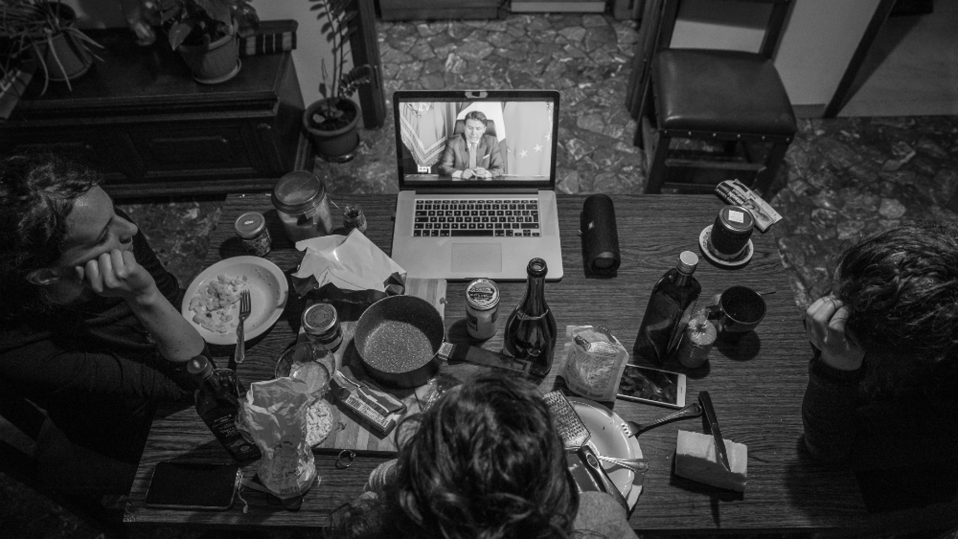 Immagine di Fotografie in rete «Per collegare isole in quarantena»