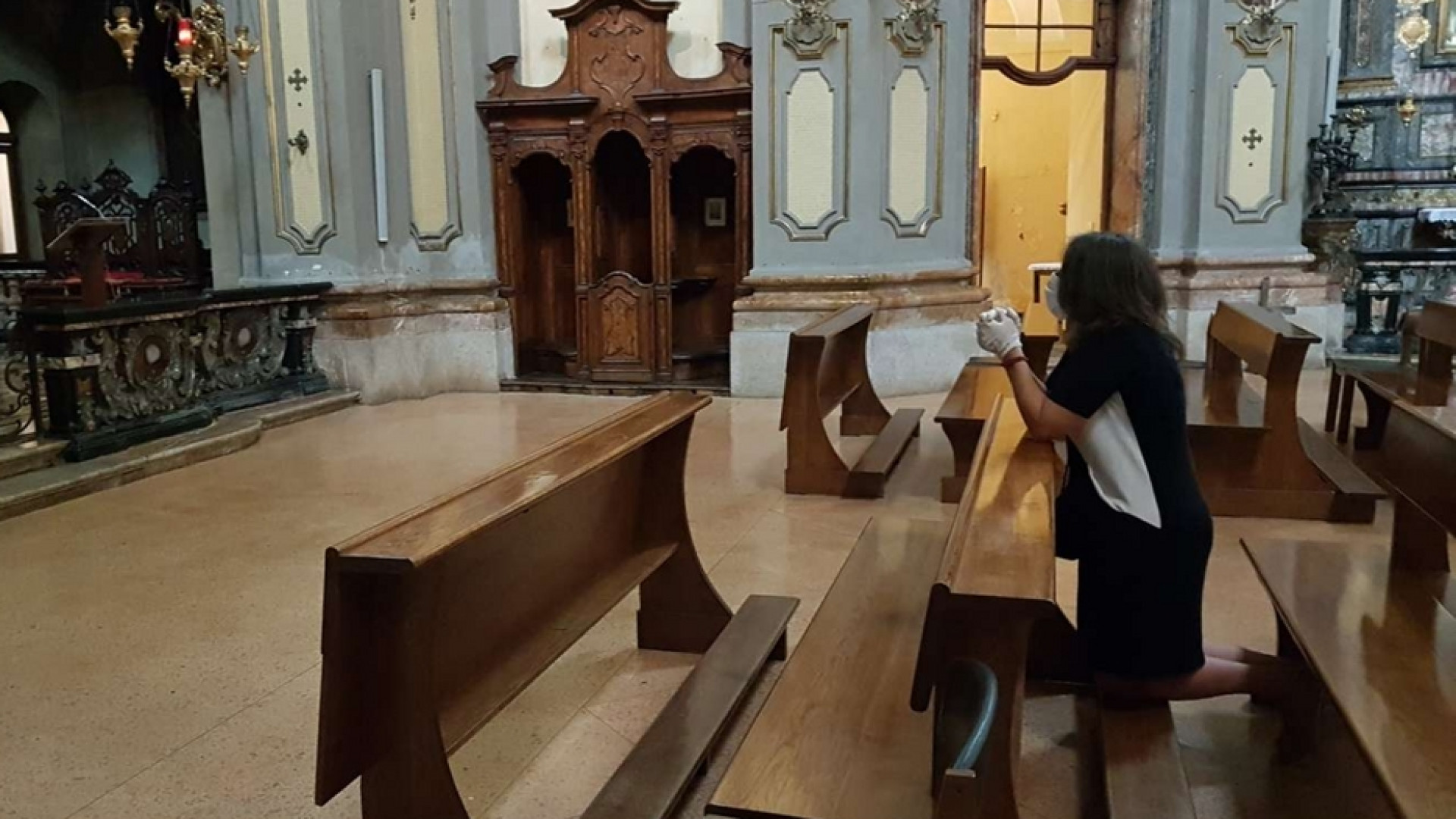 Immagine di In preghiera nelle chiese (sempre) aperte. Aspettando la Pasqua