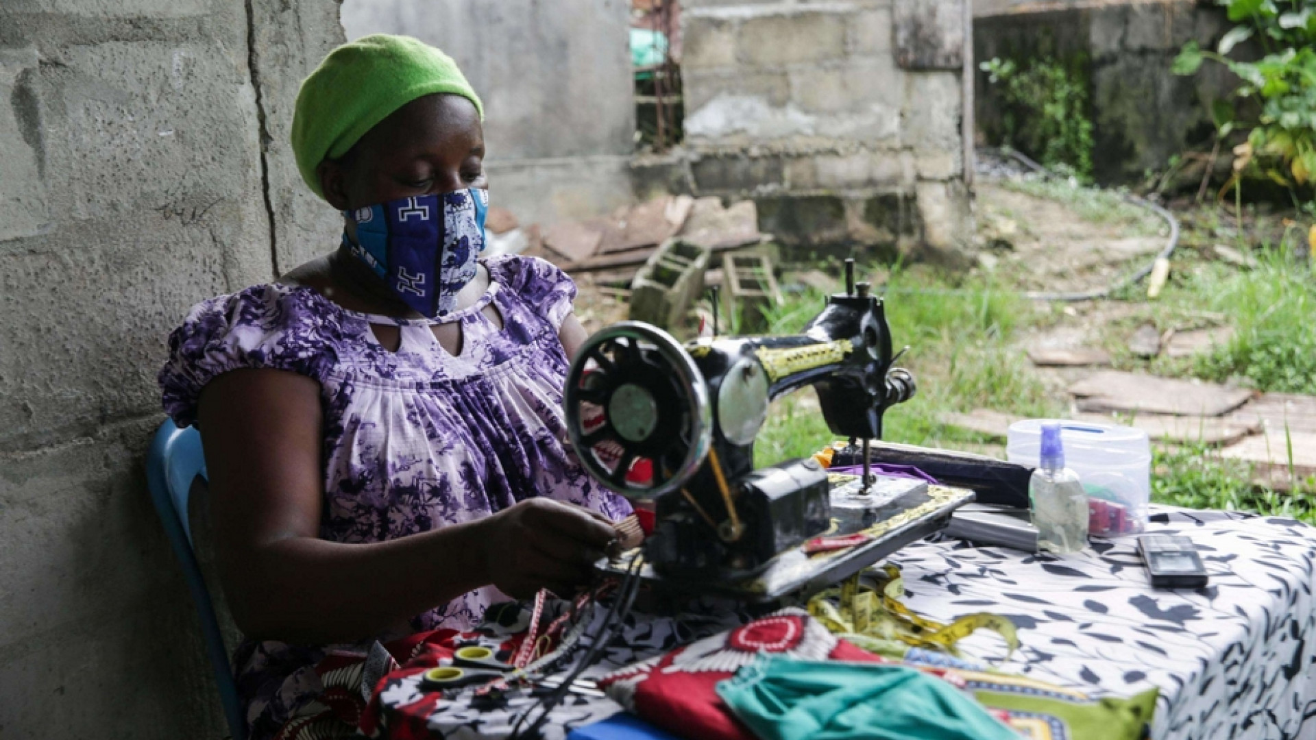 Immagine di Dall'Africa all'Asia, le Ong scelgono di restare: «Ma non chiamateci eroi»
