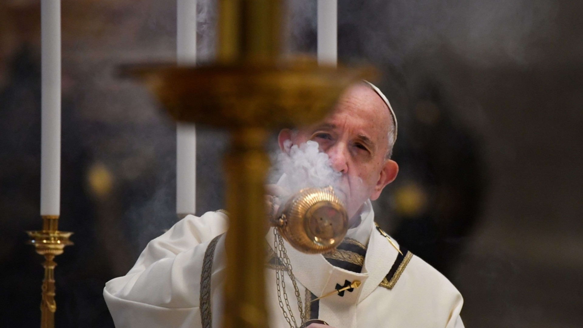Immagine di Papa: non è tempo di indifferenza, egoismo, divisioni
