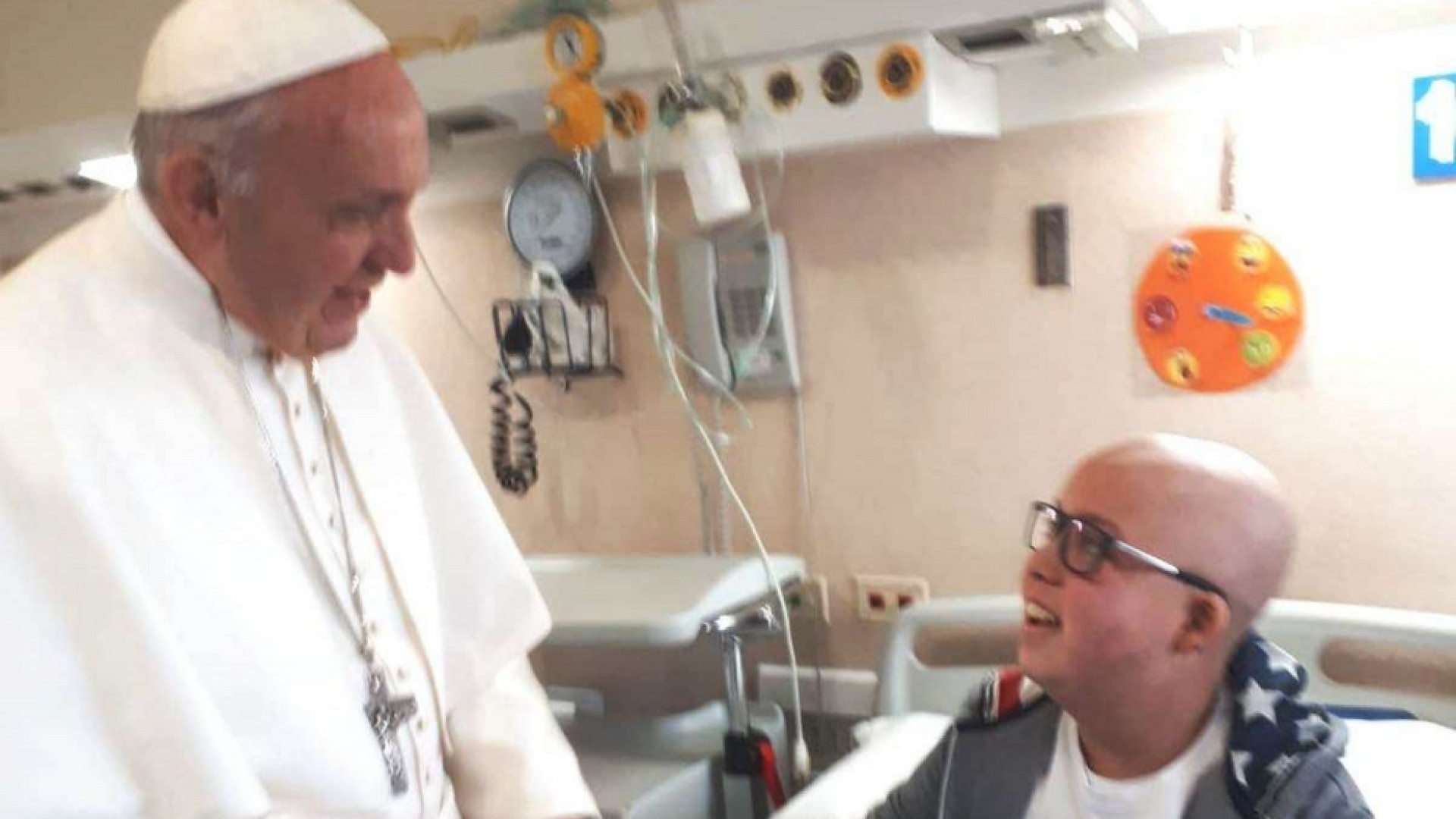 Immagine di Muore il suo piccolo amico Vincenzo, il Papa scrive alla famiglia