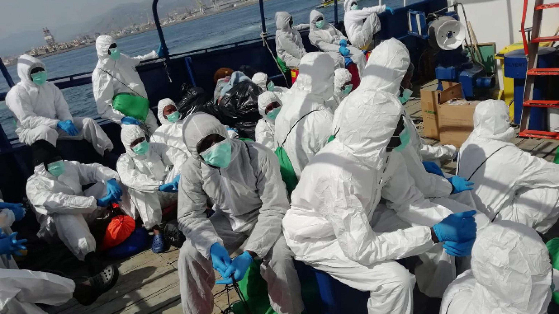 Immagine di Tutti negativi i tamponi per i 222 migranti sulla "nave quarantena"