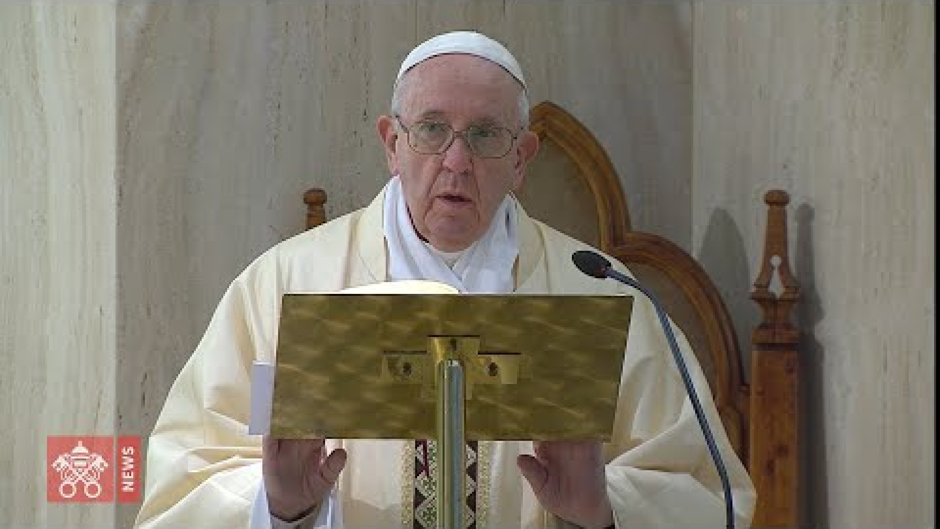 Immagine di Papa: prega per famiglie senza lavoro, vittime degli usurai
