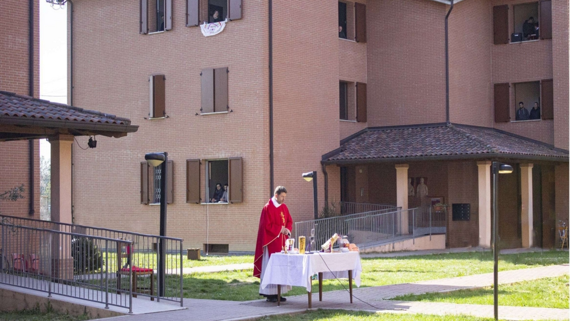 Immagine di Quelle Messe all’aperto nel Villaggio della speranza