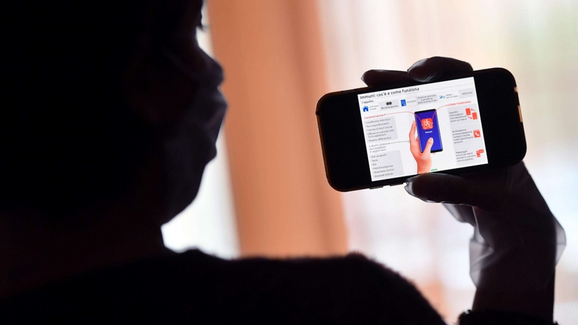 Immagine di Mirabelli: l’app per legge e a tempo