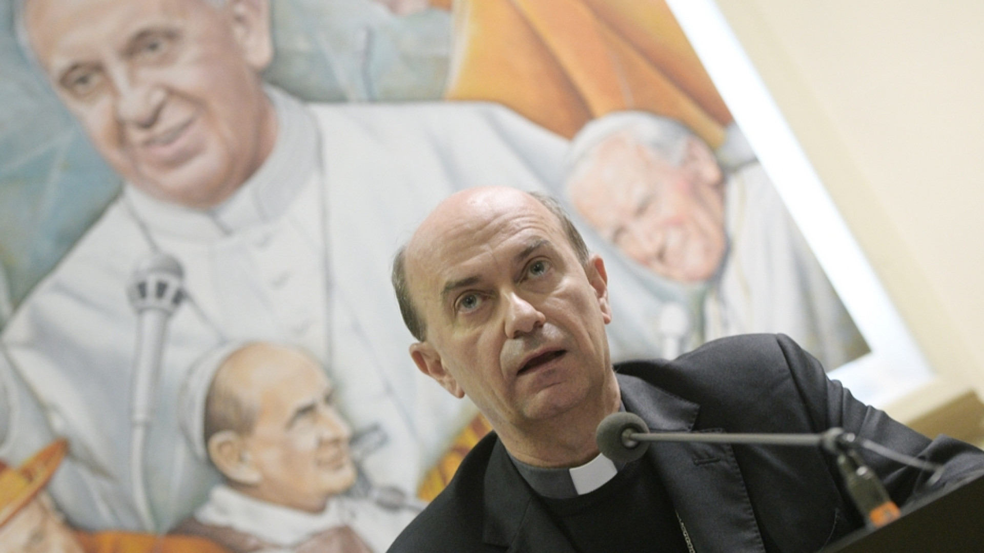Immagine di Russo: da lunedì di nuovo i funerali. Con il governo confronto e dialogo