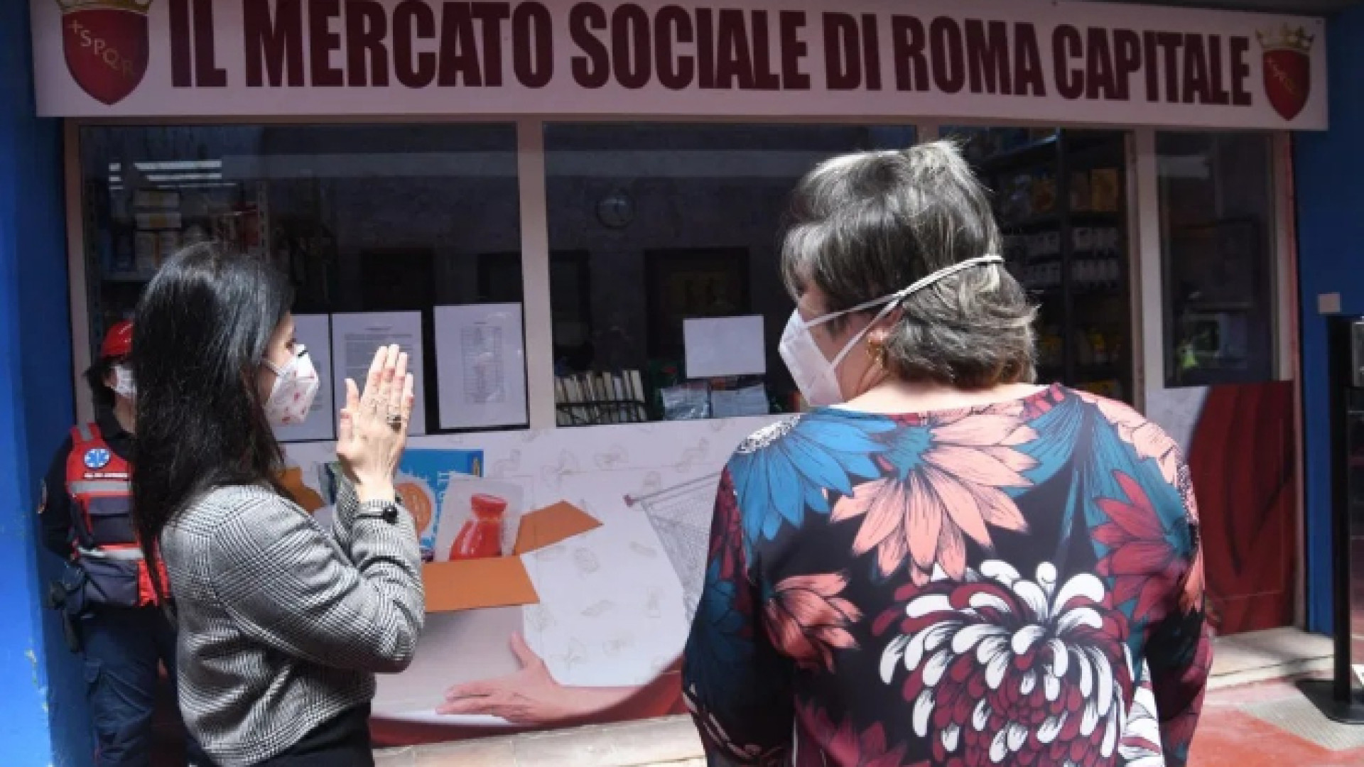 Immagine di Chi non può paga la spesa lavorando. Fa discutere il progetto del Campidoglio