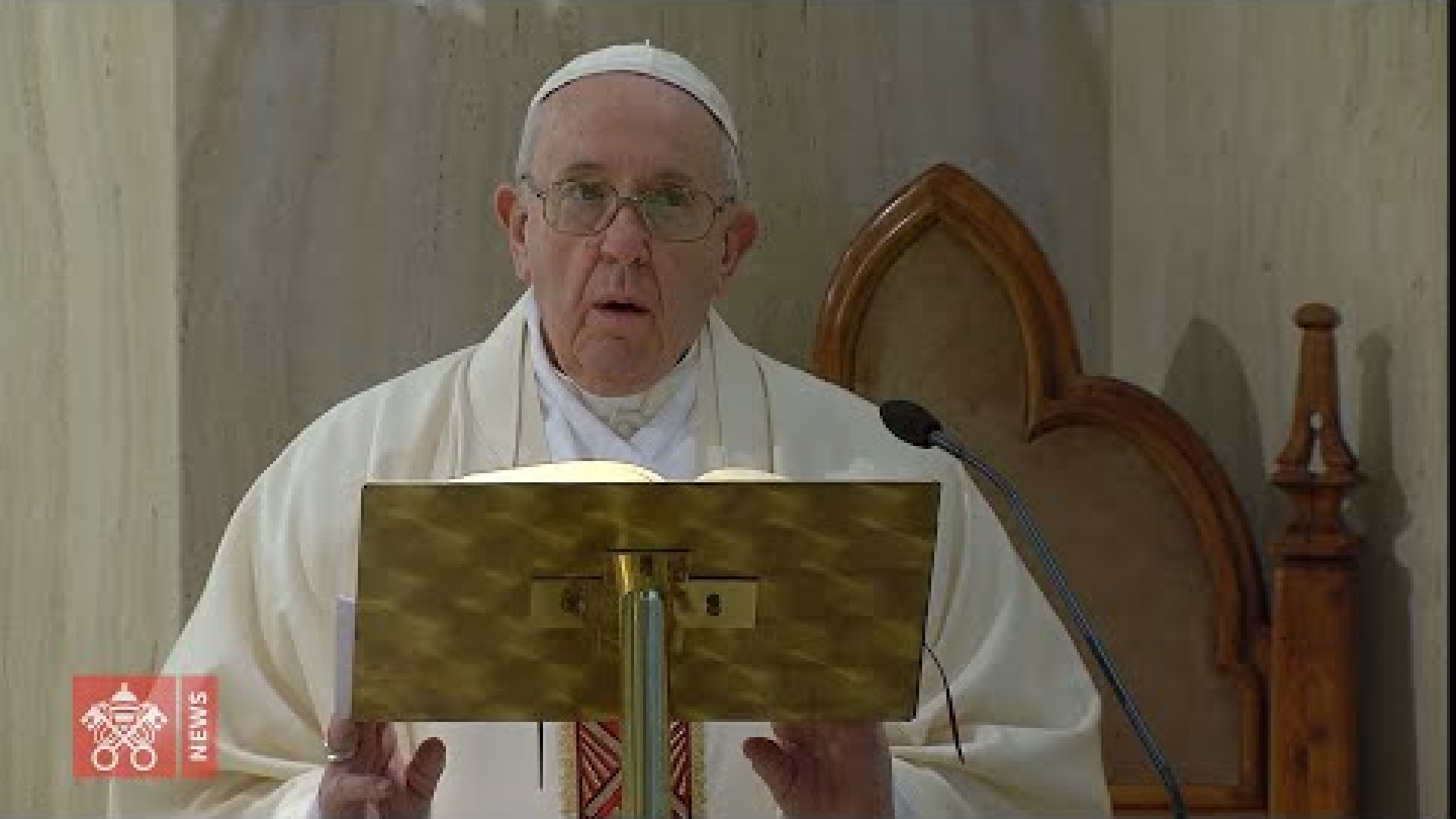 Immagine di Papa: Dio aiuti operatori dei media a lavorare al servizio della verità