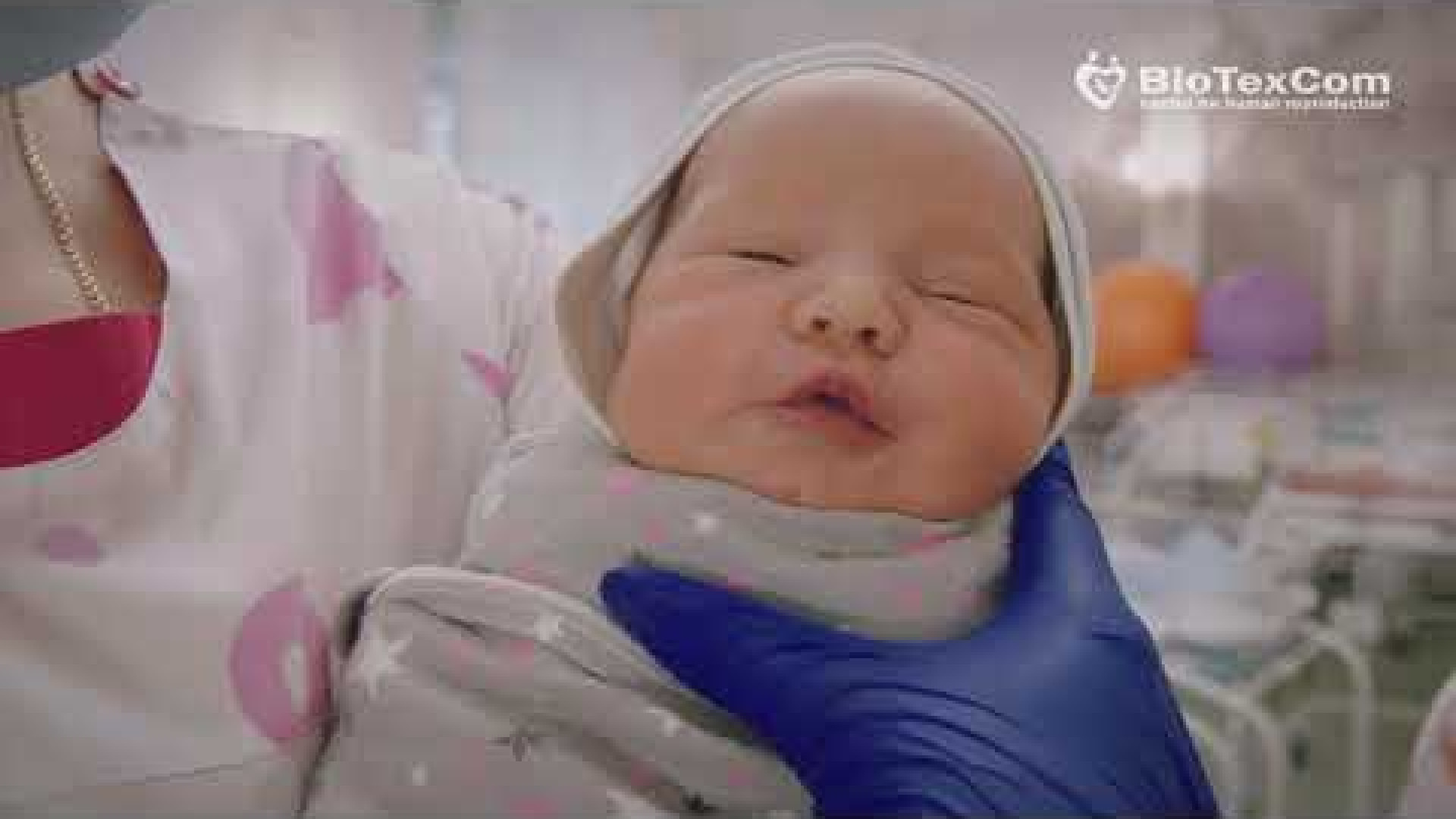 Immagine di Video-choc dall'Ucraina: i figli dell'utero in affitto parcheggiati in hotel