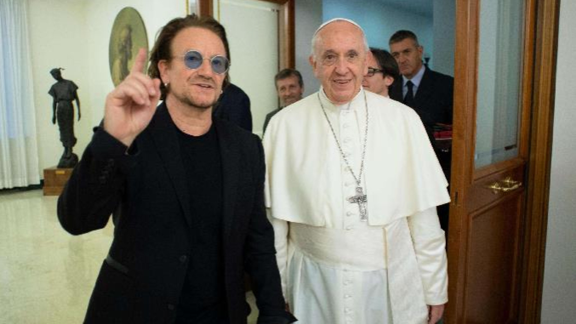 Immagine di I magnifici Sessanta del mito Bono Vox tra Bibbia, rock e impegno