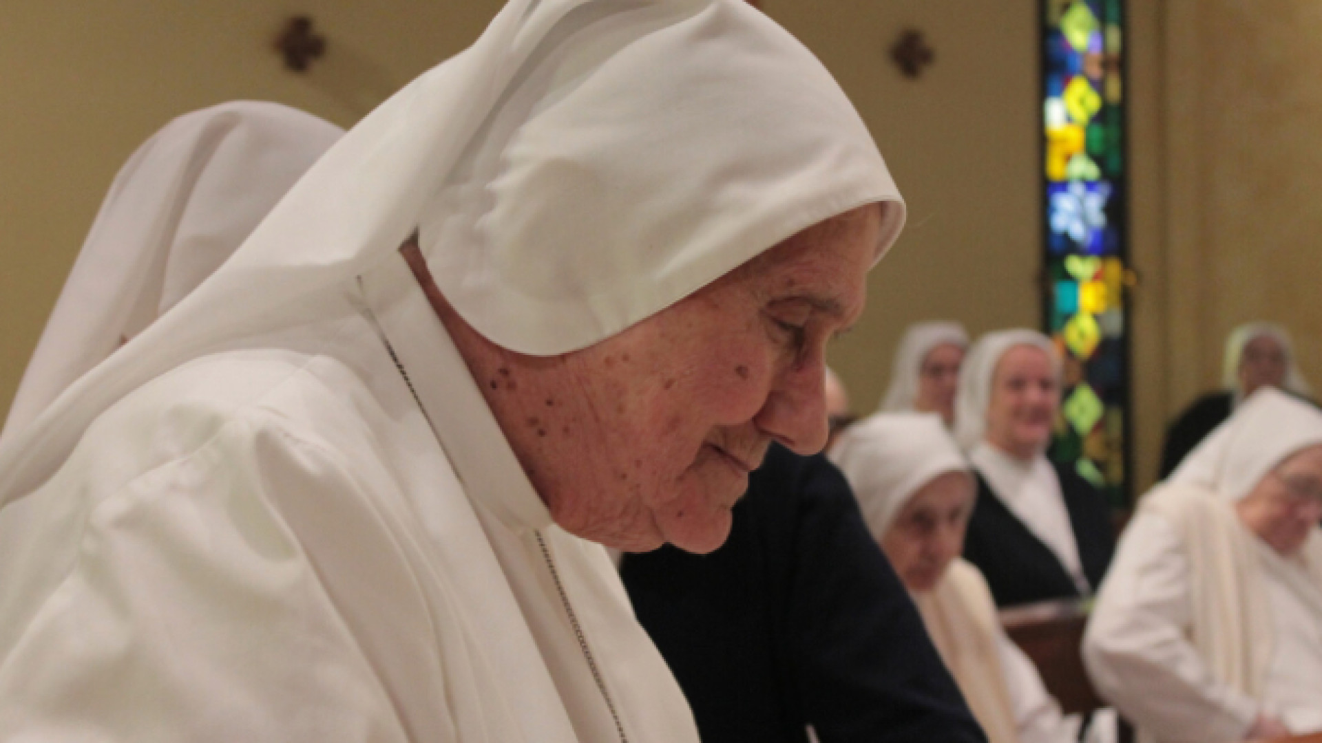 Immagine di Suor Alfredina, morta a 99 anni dopo aver sconfitto il Covid
