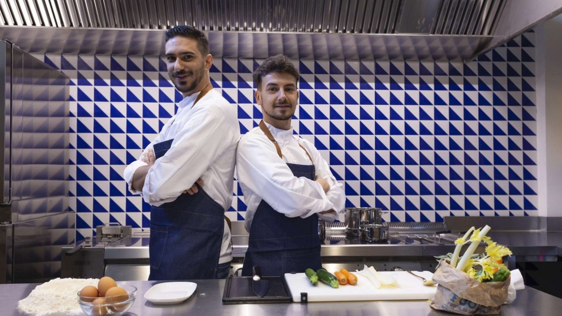 Immagine di Al Corvetto il pranzo sospeso arriva con i rider volontari