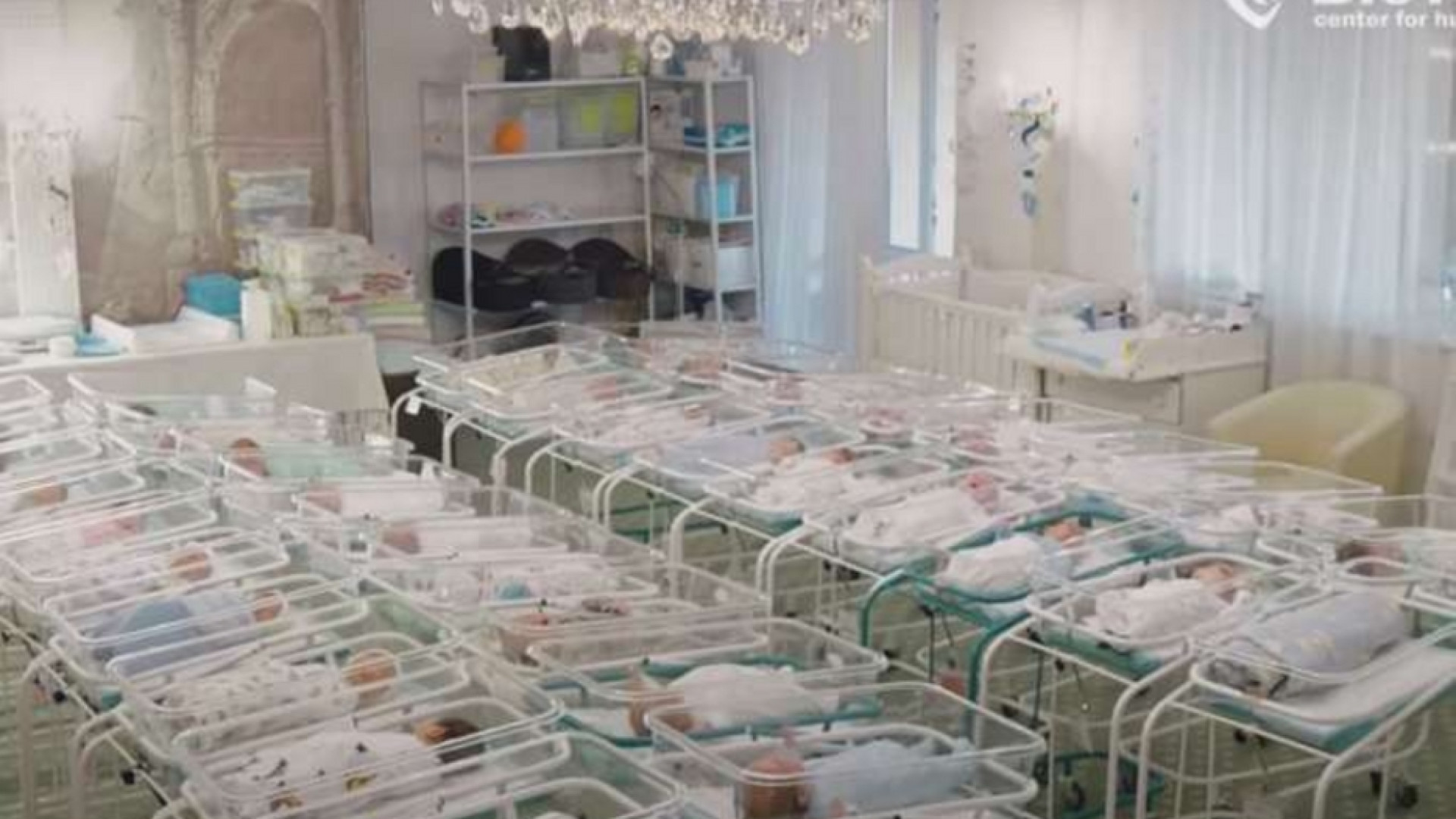 Immagine di Appelli e petizioni per i 46 figli di madre surrogata a Kiev: stop al mercato