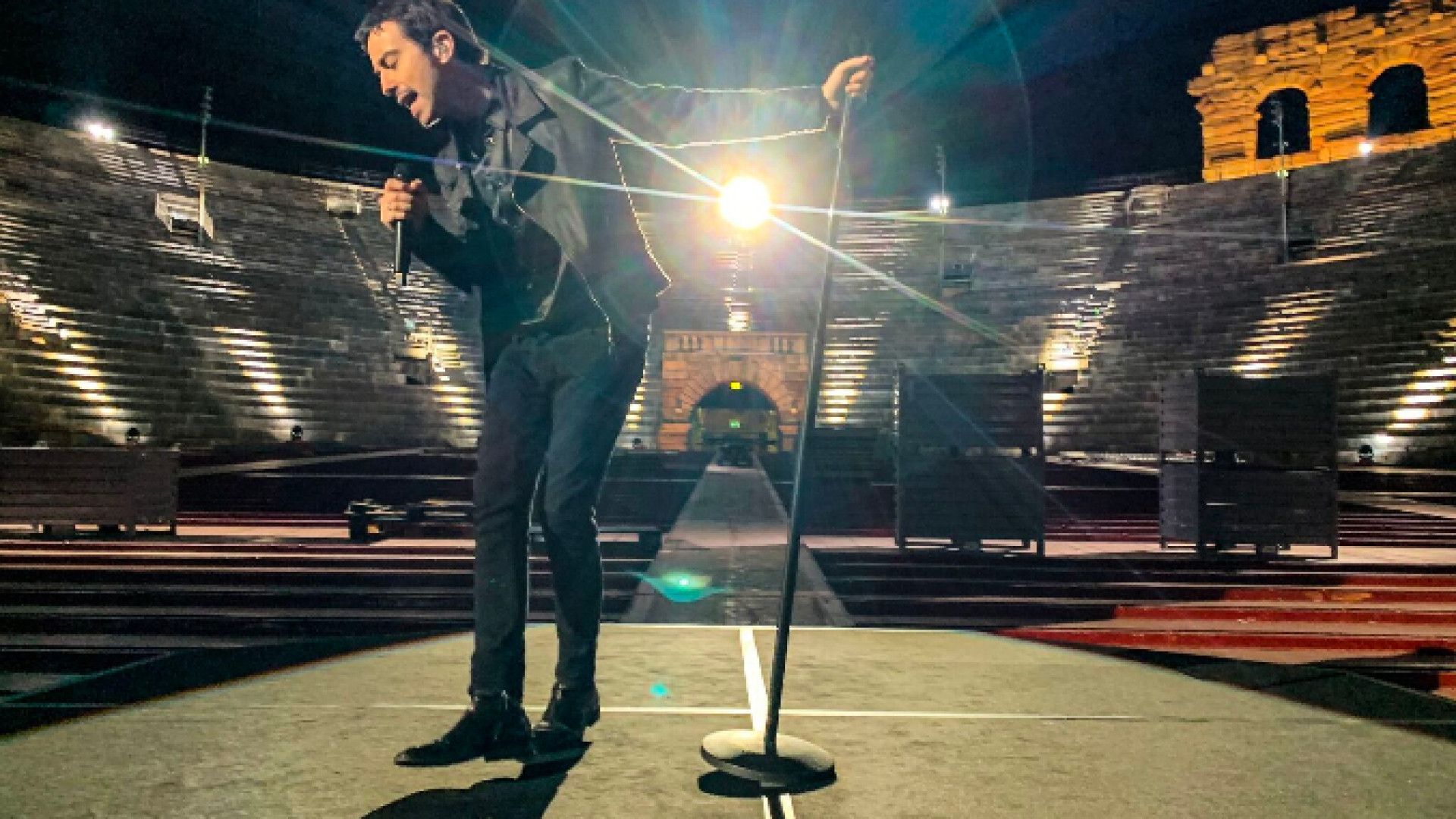 Immagine di Diodato solo all'Arena di Verona fa rumore per l'Italia