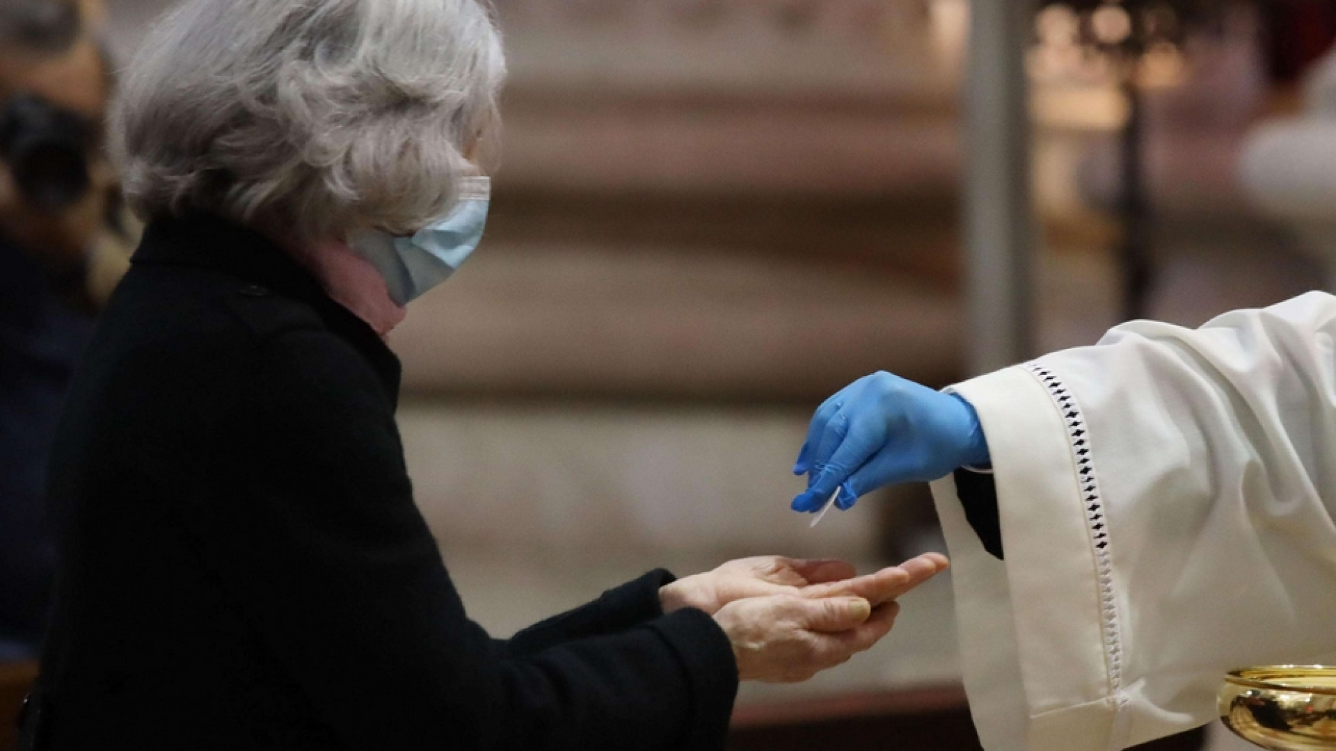 Immagine di Le prime Messe “con il popolo”. Qui Milano: «Grande gioia e sicurezza»