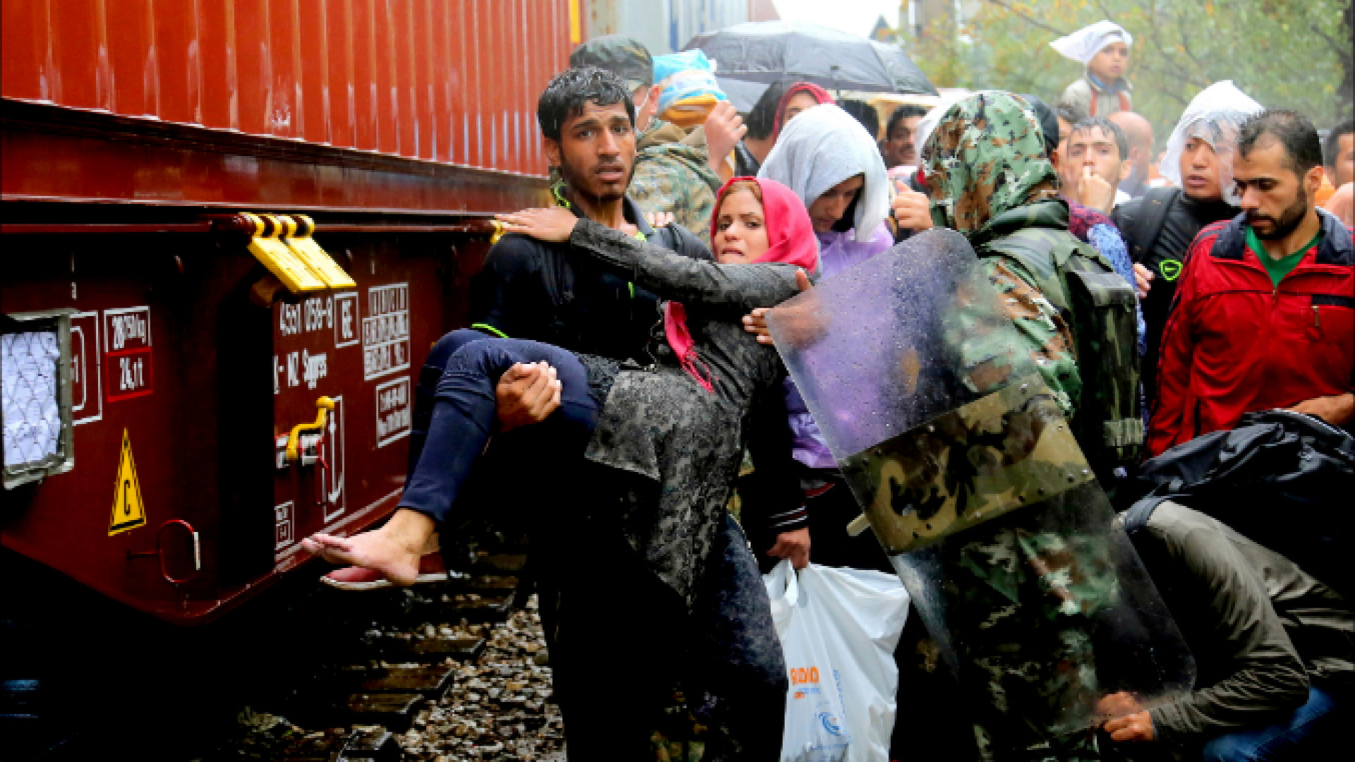 Immagine di Astalli: nel 2019 calo sbarchi perché migranti bloccati in Libia e Grecia