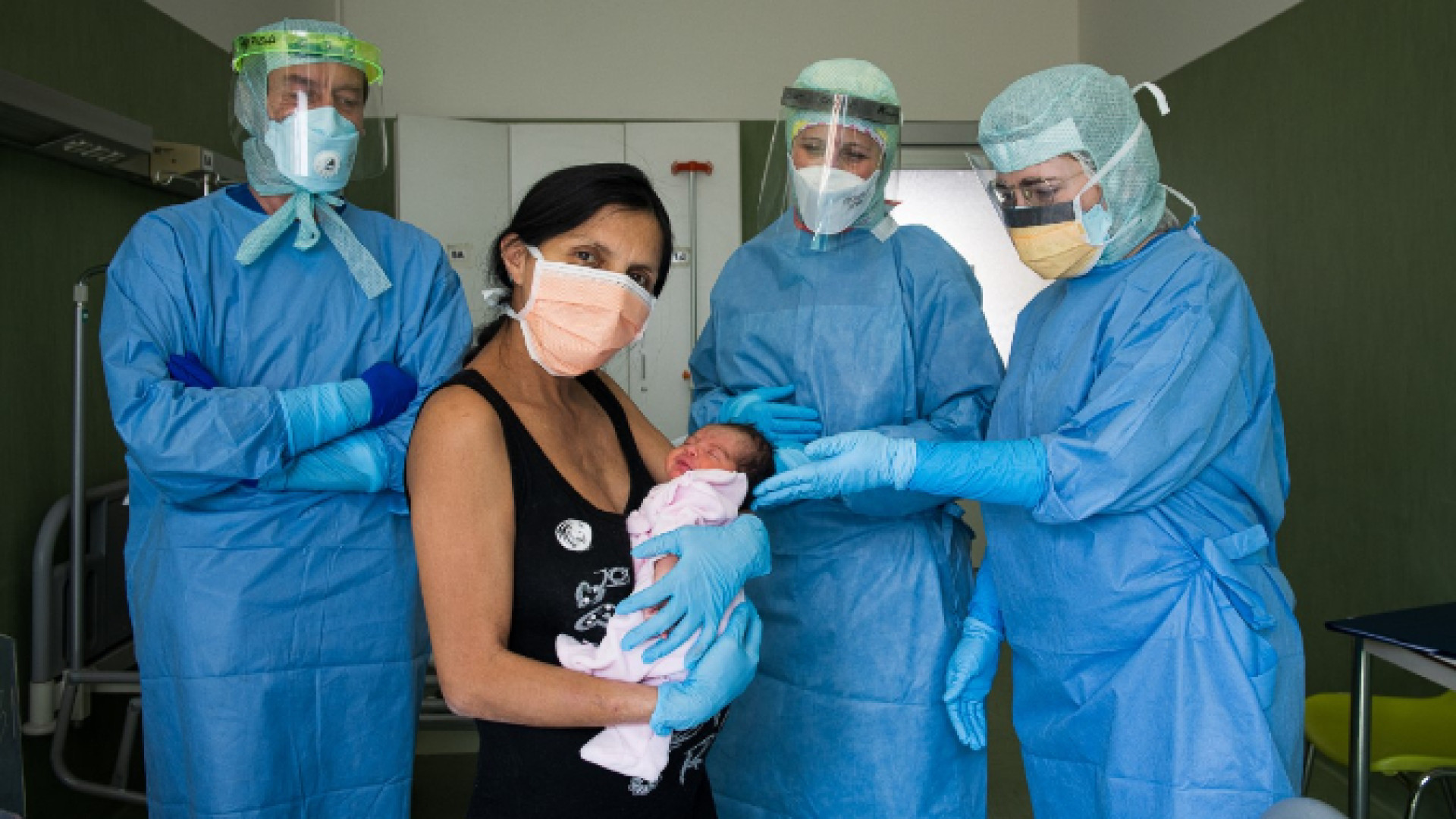 Immagine di Arisa, un inedito per le mamme dell'emergenza Covid-19