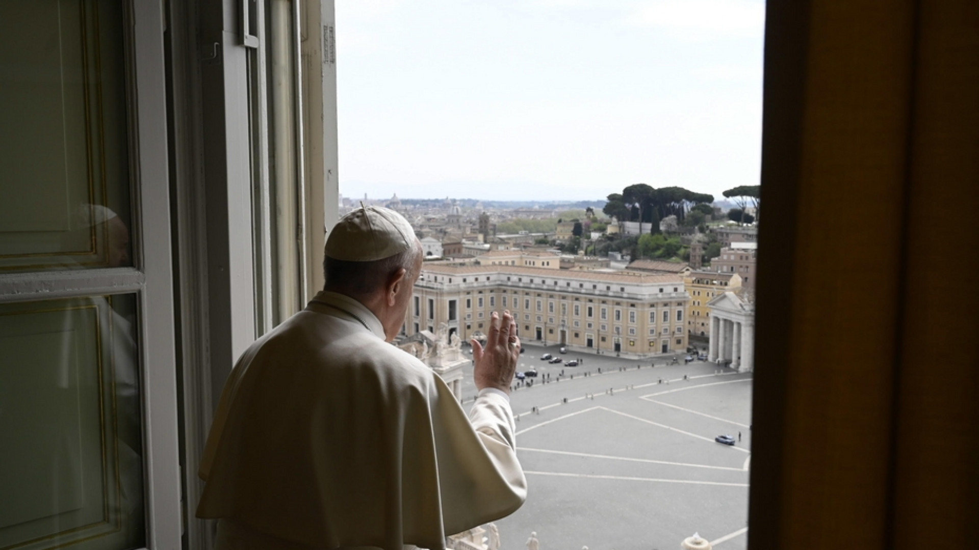 Immagine di Per Pentecoste il Papa torna a pregare con i fedeli in piazza San Pietro
