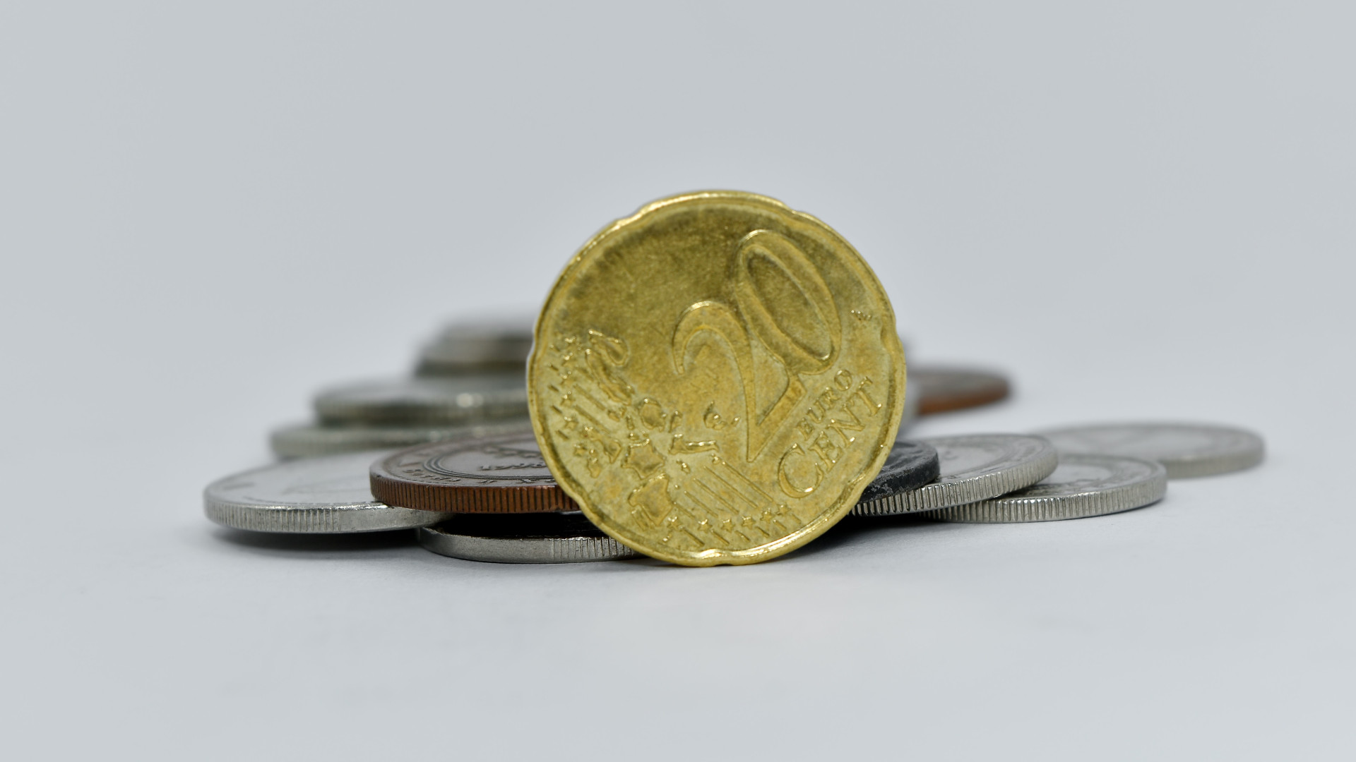 Immagine di Chiusi in casa, gli italiani hanno risparmiato come mai prima d'ora
