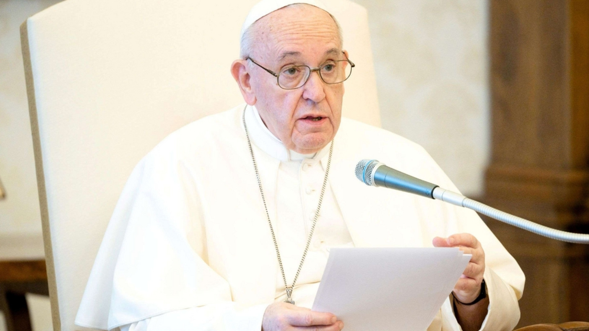 Immagine di Il Papa: non possiamo fingerci sani in un mondo malato