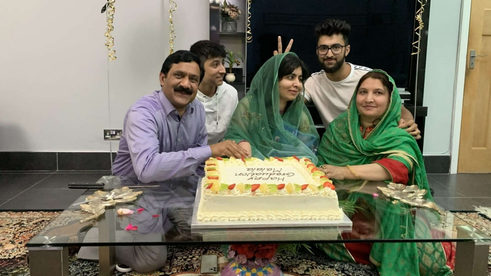 Immagine di Malala realizza il suo sogno: si è laureata a Oxford