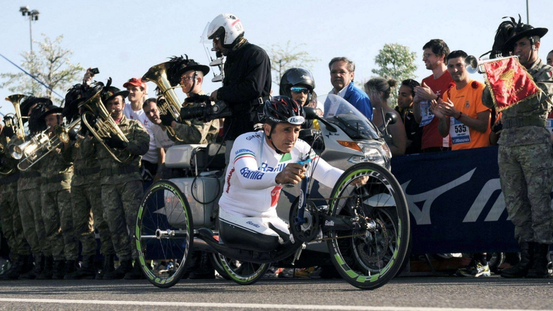 Immagine di Alex e le nostri liti con Dio (Che traguardo è la felicità...)
